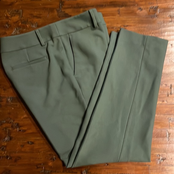 Loft green ankle pants Marissa style - Picture 3 of 3